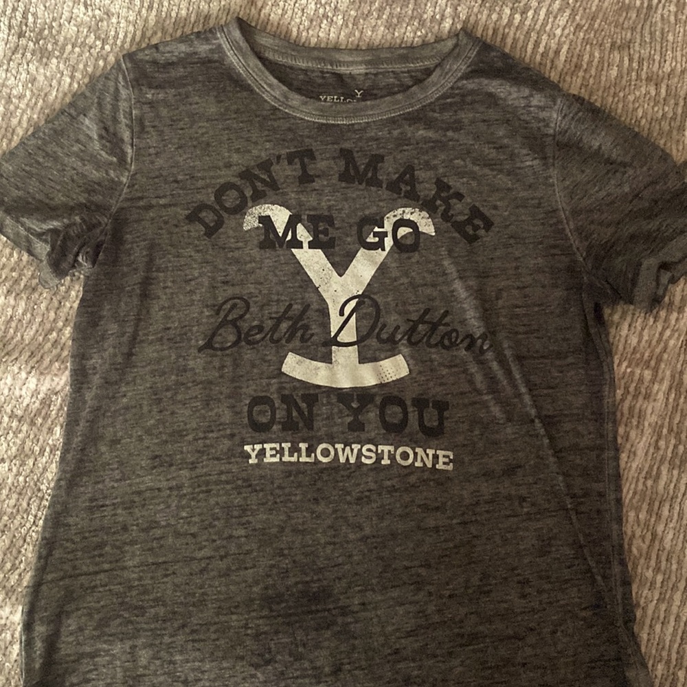 Yellowstone Ladies tshirt - heather grey - Size small